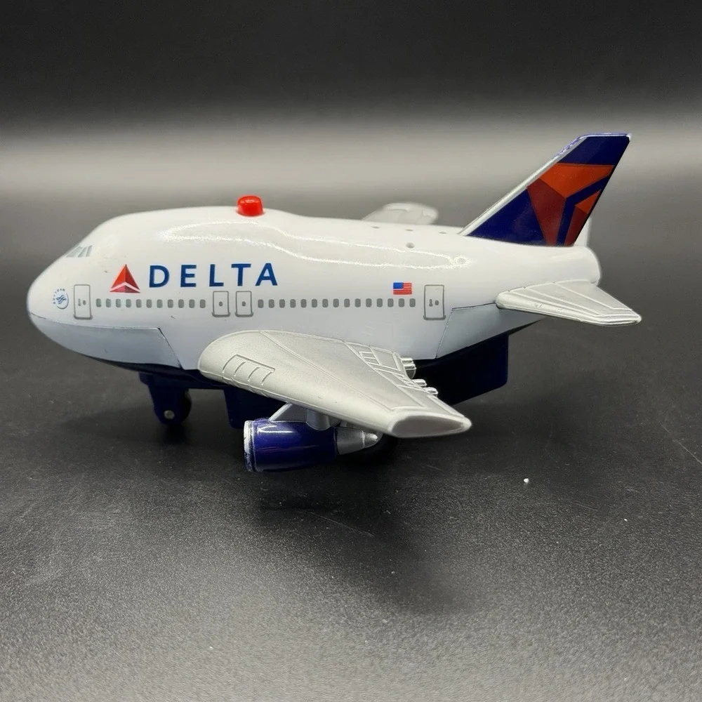 Realtoy Delta Airlines‎ pullback toy jet plane w/ light & sound New Batteries